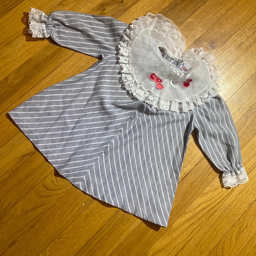 Vintage girls 2T shirt dress cherry print